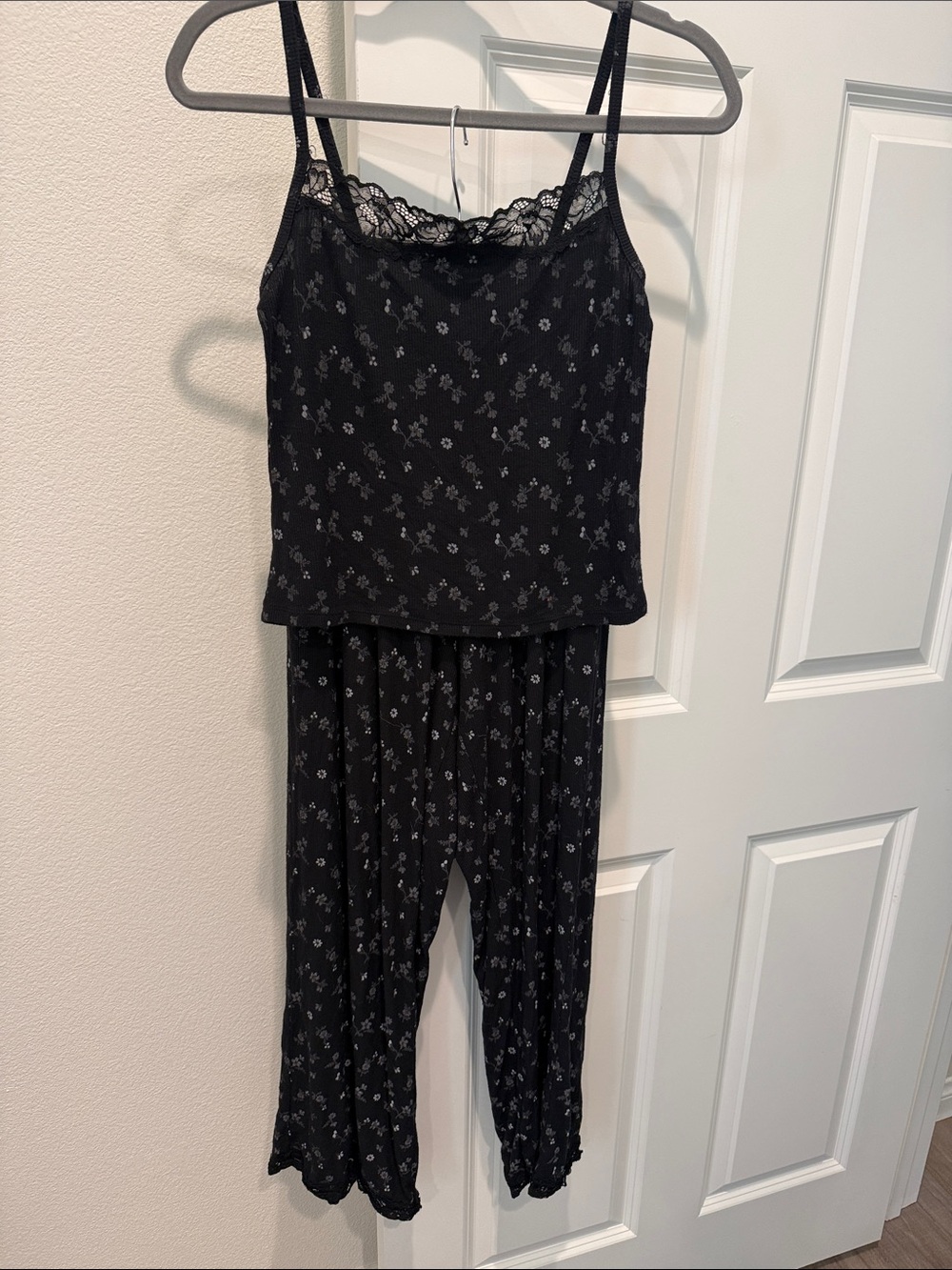 Aerie Black Lace-Trim Floral Cami & Pant Sleep Set